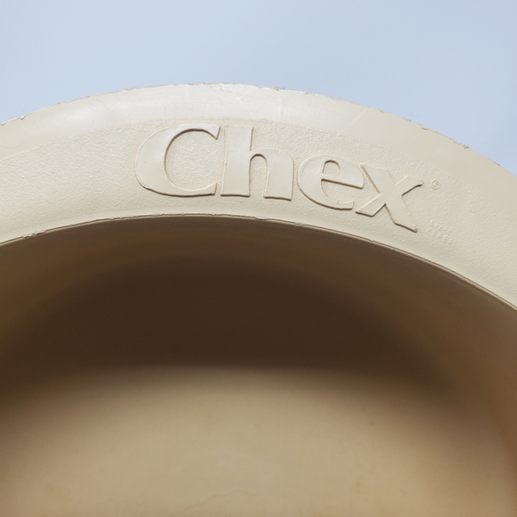 Vintage Chex Mix Microwave Bowl, 3.5 qt - Picture 4 of 5